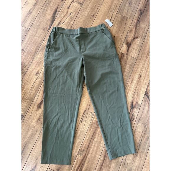 NWT Gap size large olive green cropped pants - Picture 1 of 4